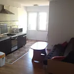 Goscinne Jaskolcze Gniazdo *