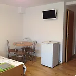 Goscinne Jaskolcze Gniazdo בית אירוח דז'יבנובק