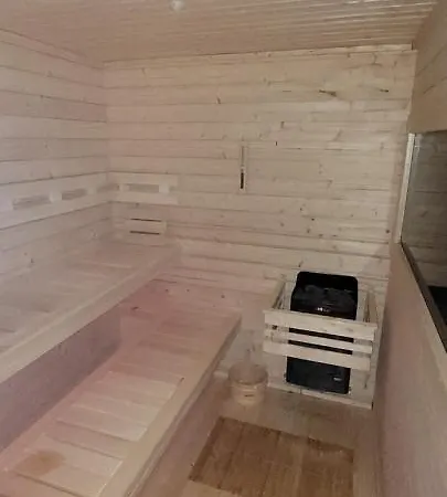 Goscinne Jaskolcze Gniazdo *