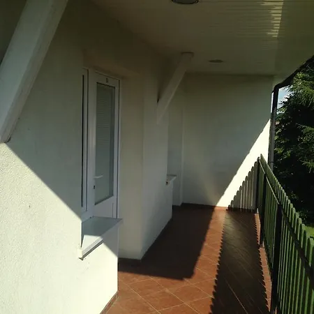 Goscinne Jaskolcze Gniazdo Rum i privatbostad *
