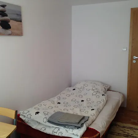 Goscinne Jaskolcze Gniazdo *