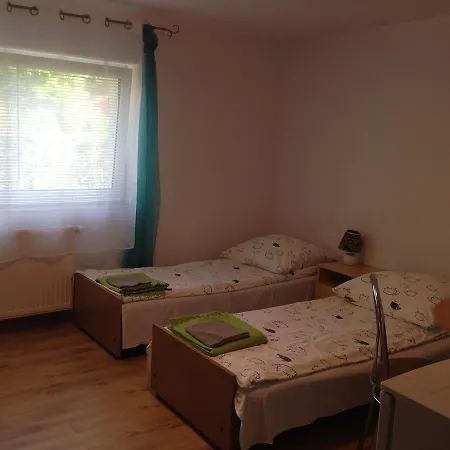 Goscinne Jaskolcze Gniazdo *