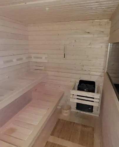 Goscinne Jaskolcze Gniazdo *