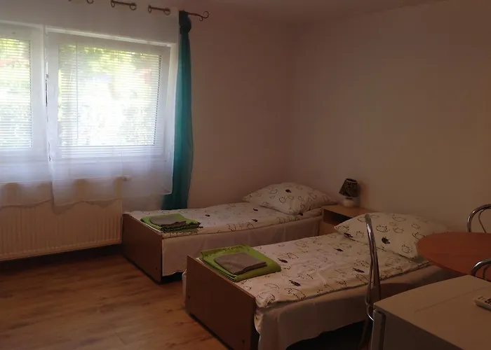 Goscinne Jaskolcze Gniazdo *