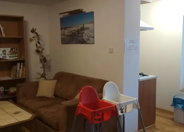 Goscinne Jaskolcze Gniazdo *